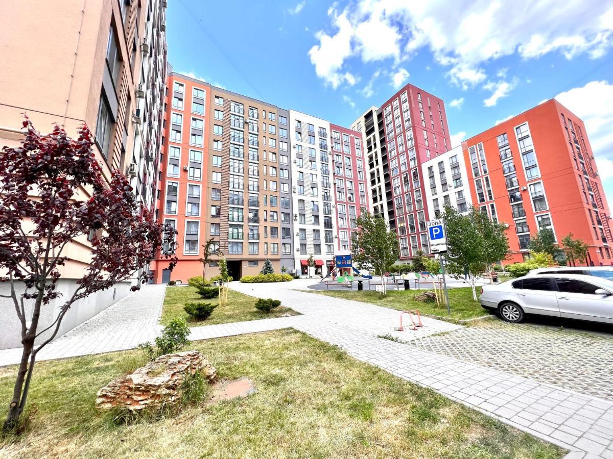 Osapart Hotel In A Complex Semycvit 4 إلفيف المظهر الخارجي الصورة