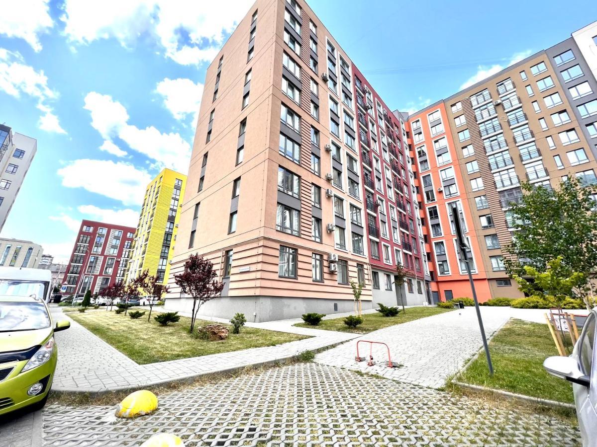 Osapart Hotel In A Complex Semycvit 4 إلفيف المظهر الخارجي الصورة