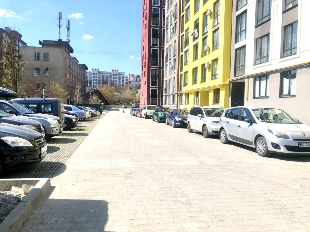 Osapart Hotel In A Complex Semycvit 4 إلفيف المظهر الخارجي الصورة